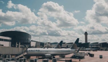 quick and easy shuttle from lga to jfk