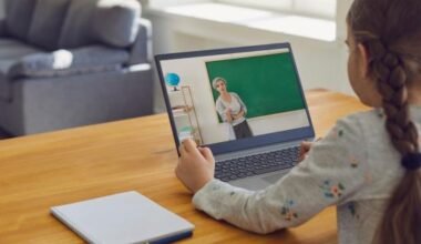 how is online tutoring different from classroom learning