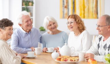 a complete guide to benefits of senior assisted living services