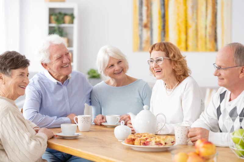 a complete guide to benefits of senior assisted living services