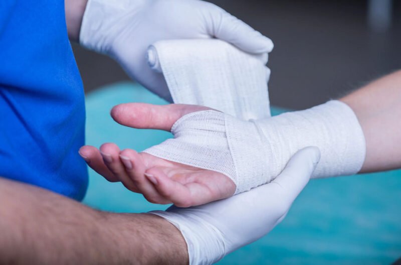 expert first aid training bleeding management