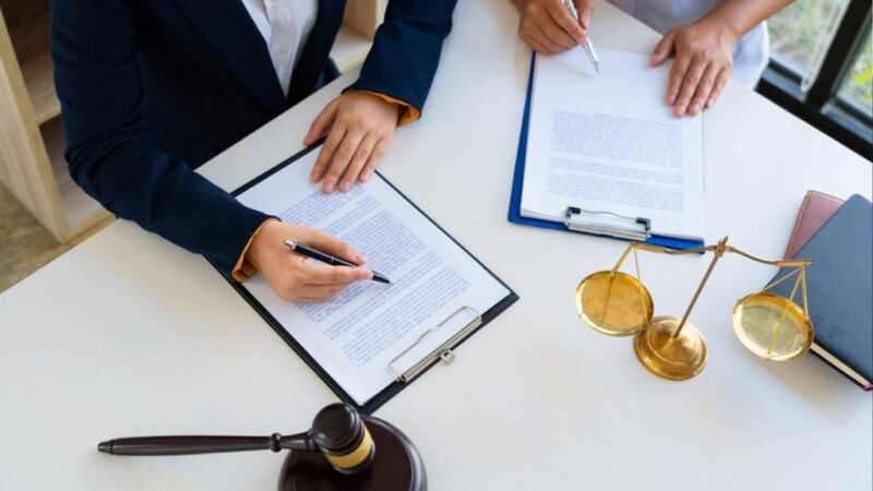 how to choose a lawyer based on your specific legal needs