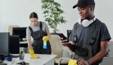 real time job tracking for cleaning teams