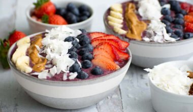 strawberry smoothie bowls
