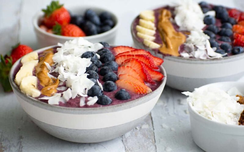 strawberry smoothie bowls