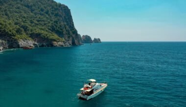 5 reasons afternoon private boat tours are perfect for kauai visitors