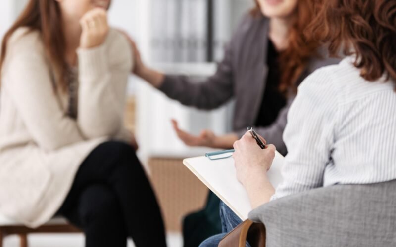 a complete guide to sober housing for women in recovery