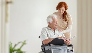 choosing the right senior memory care program for your loved one
