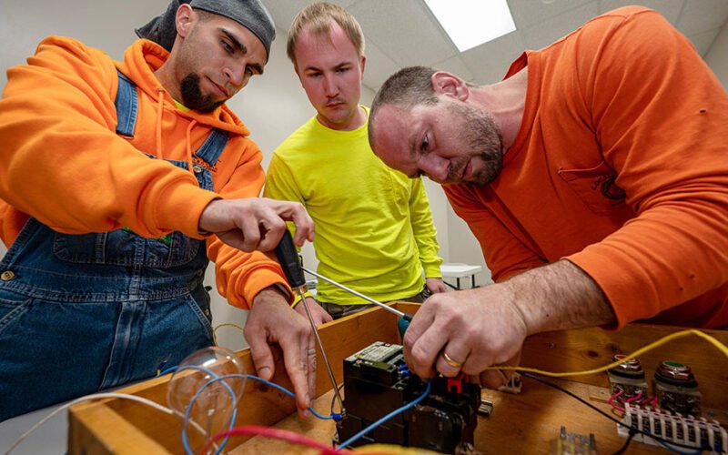 electrician apprenticeships