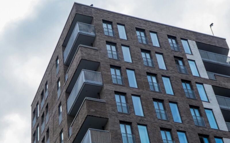 explore chic apartments that perfectly fit your modern lifestyle