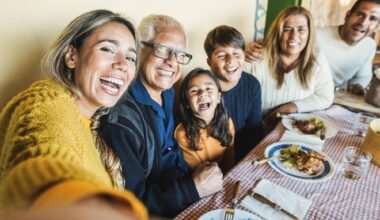 how seniors can celebrate the holidays safely