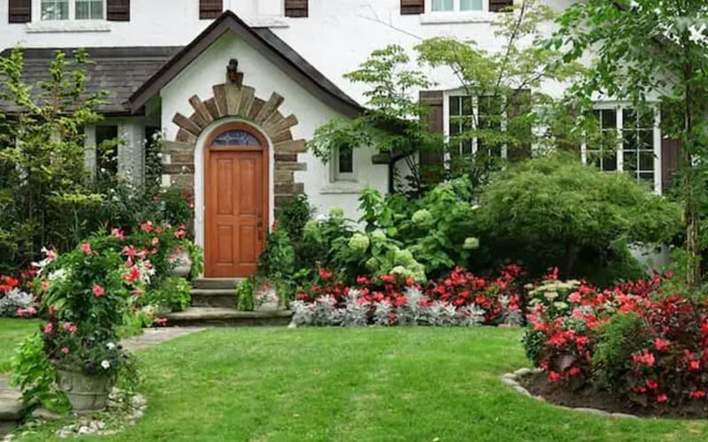 how simple landscaping can help your home sell faster