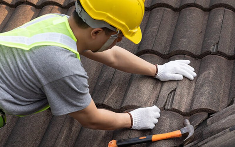 how to handle a broken roof the right way