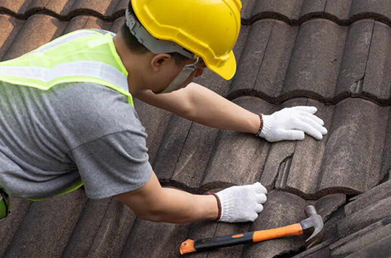 how to handle a broken roof the right way