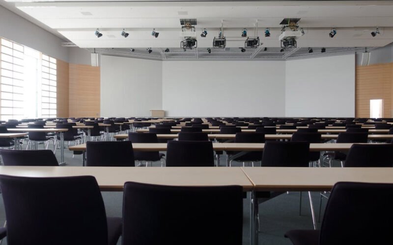 how to run a successful corporate conference