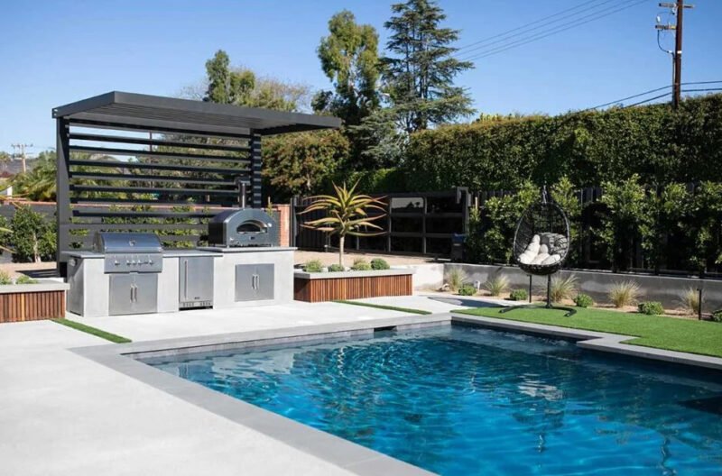 modern outdoor living spaces