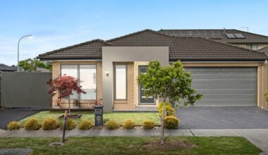 exploring bayside real estate opportunities in clyde north with ray white cranbourne