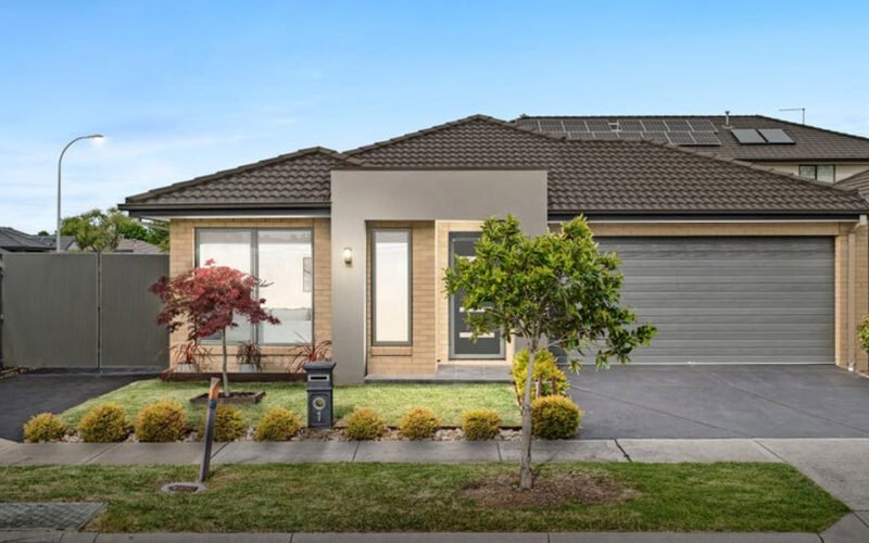 exploring bayside real estate opportunities in clyde north with ray white cranbourne