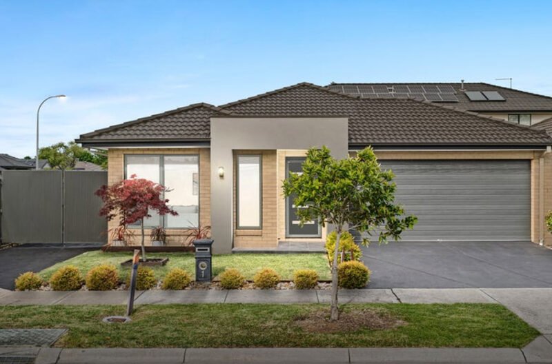 exploring bayside real estate opportunities in clyde north with ray white cranbourne