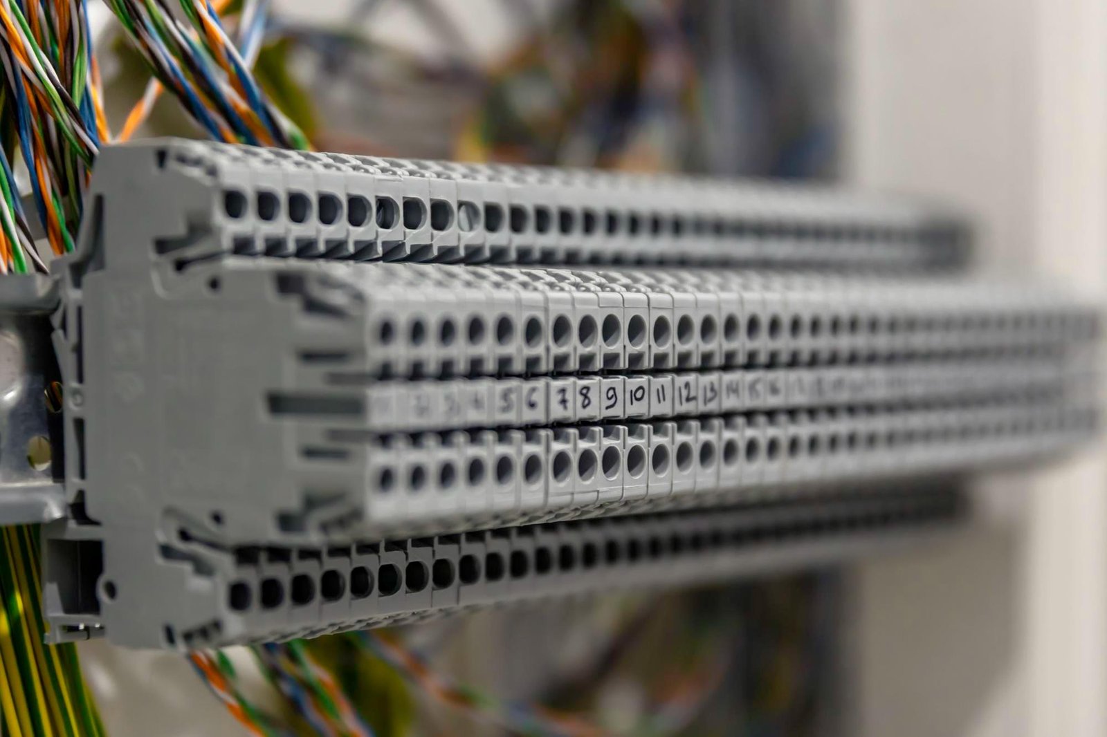 how data center switches improve network efficiency and performance 3