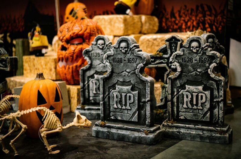 spooktacular halloween décor ideas to transform your space