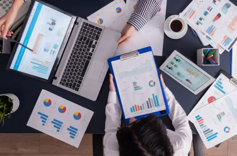 transforming online audiences into loyal clients