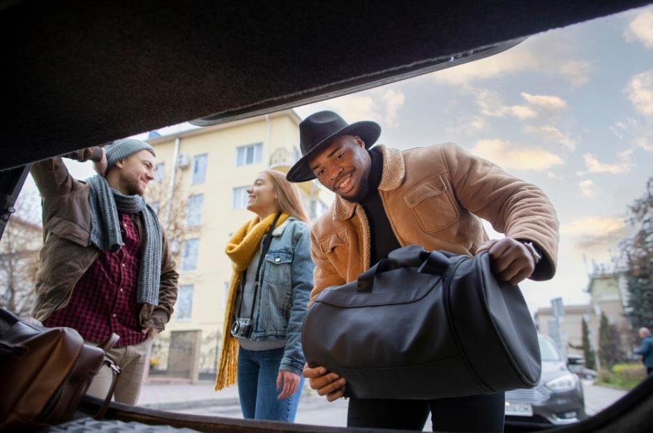 what are the capacity and safety features of modern maxitaxi 3