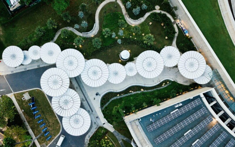 benefits of vibrant city living with convenience energy