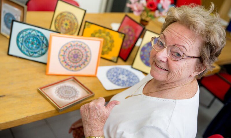 creative ways to engage seniors in artistic activities