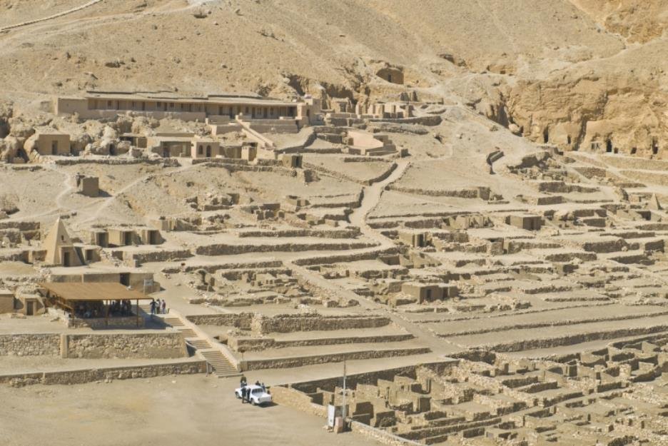 exploring valley of the queens 2