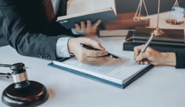 how investment fraud lawyers protect victims