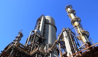 how large facilities keep operations moving during transitions