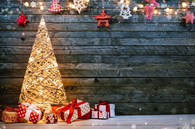 why your business needs to send a real christmas card in a digital world