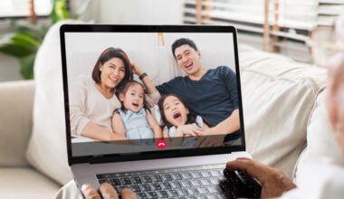 keeping your family connected online