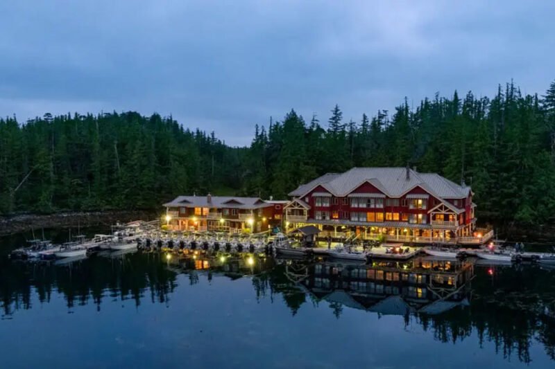 plan your stay at premier fishing lodges with expert tips and services