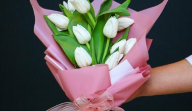 essential things to know before giving someone a flower bouquet