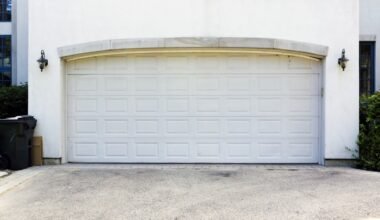 spotting the most frequent garage door problems in homes