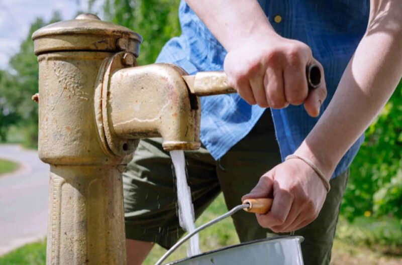 how regular well pump maintenance can prevent water emergencies
