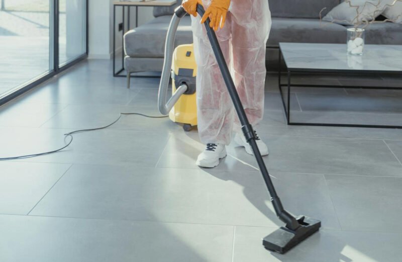 signs that your home may be contaminated with mold (1)