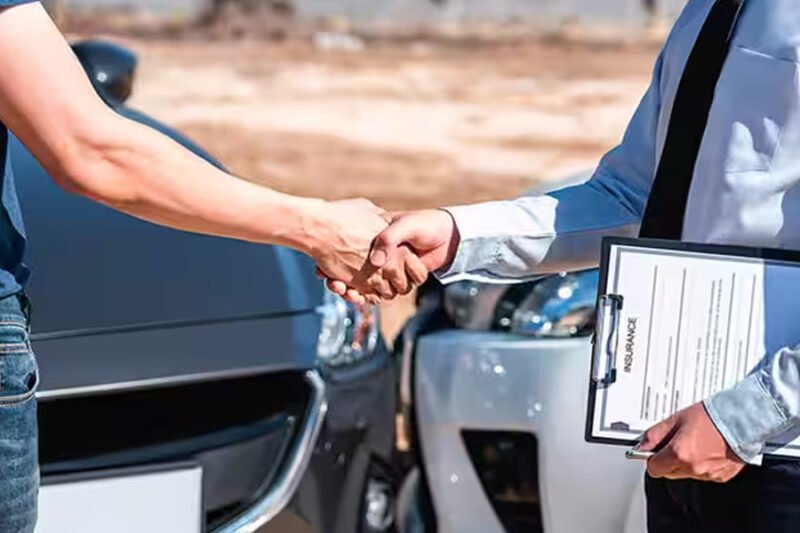auto insurance claim service a complete guide to the claims process
