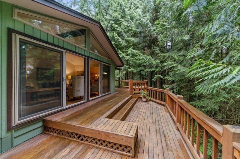 custom outdoor deck design and construction solutions 5
