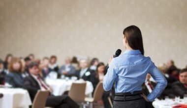 how to choose a memorable keynote speaker for events