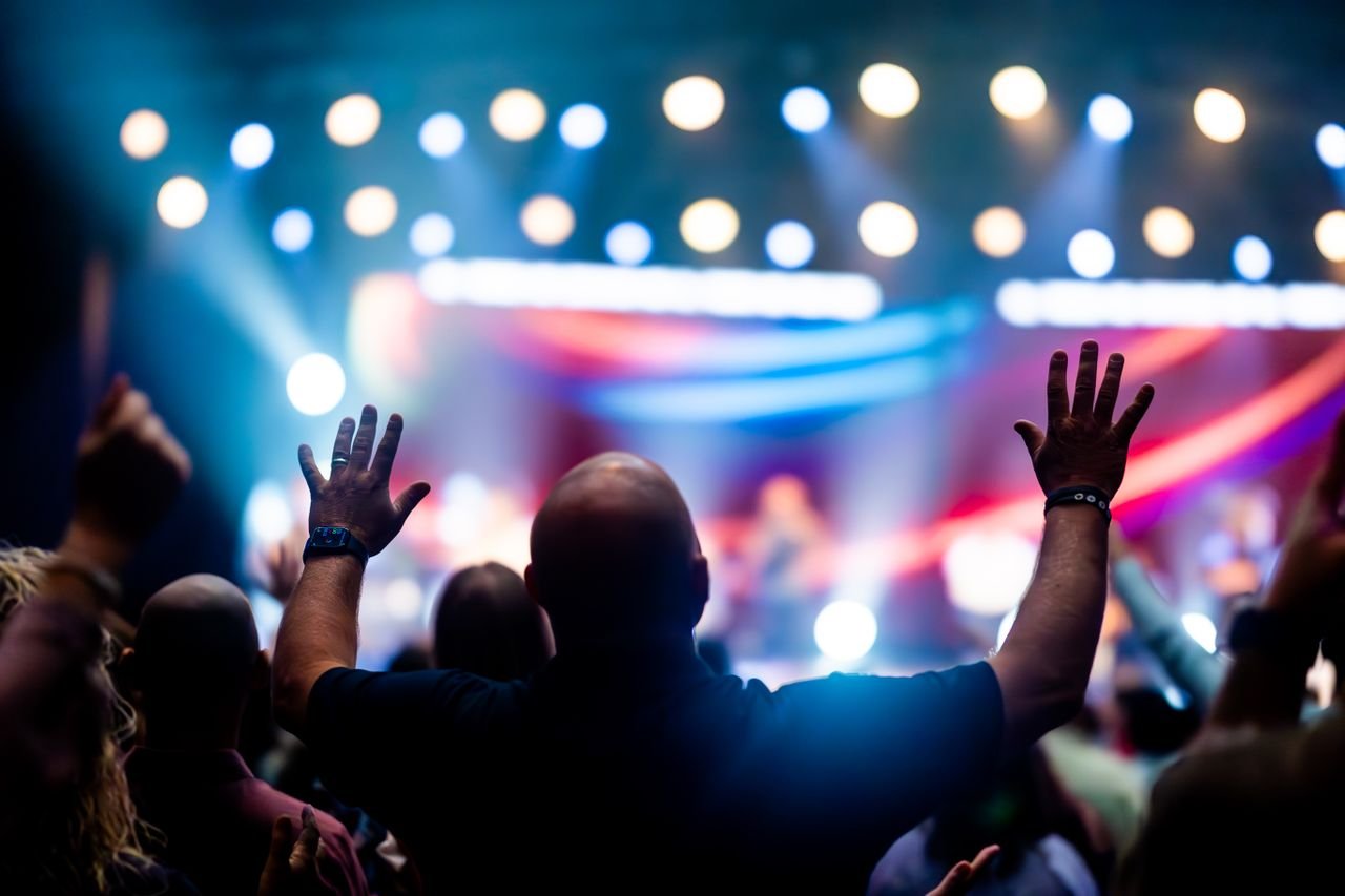 fun ways you can experience music with friends